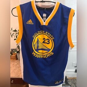 Warriors jersey size Med
